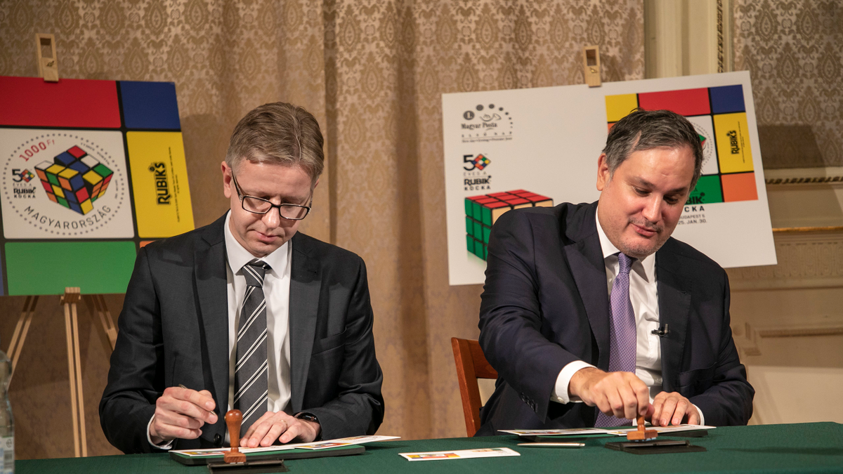 Nemzeti ikon: Rubik-kockás bélyeget bocsátott forgalomba a Magyar Posta