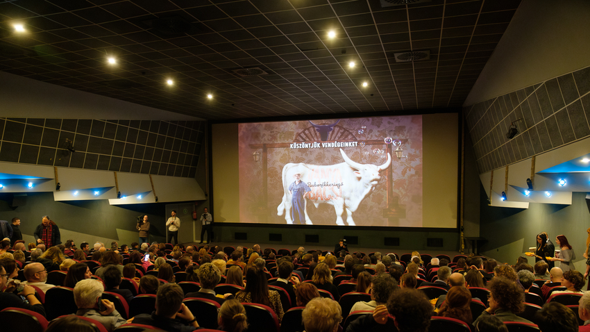 Így zajlott a "Ványa bácsi - Buborékkeringő" című film sajtó- és stábvetítése.