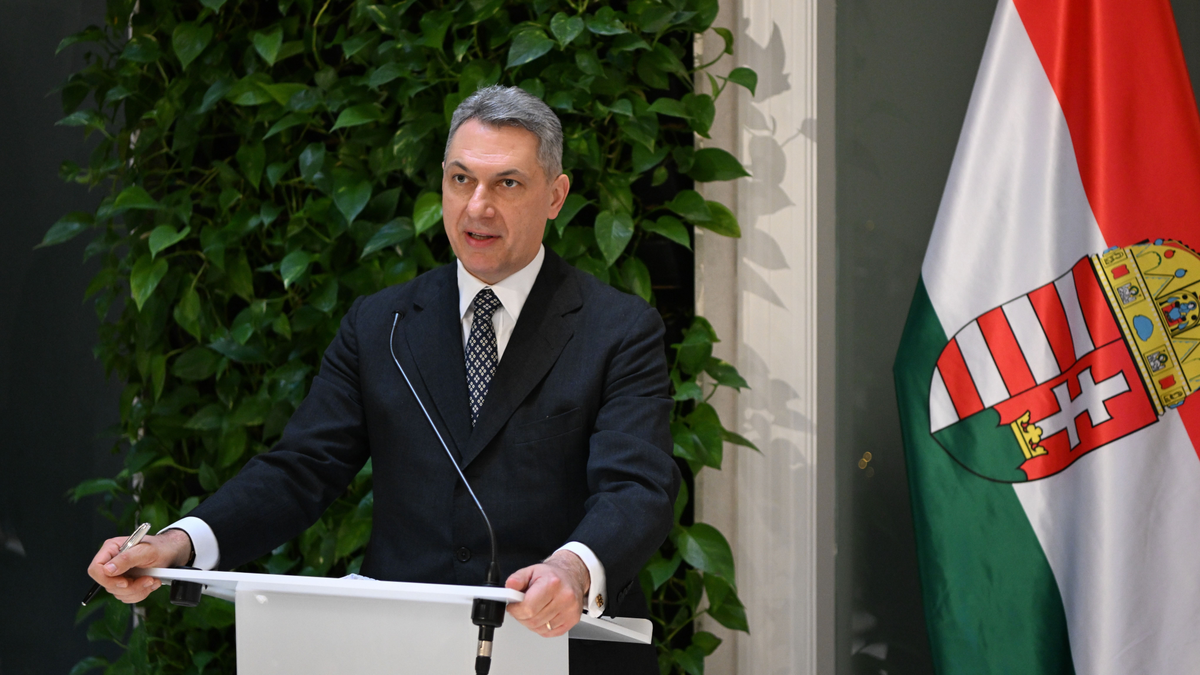 Lázár János: Az internetes népművészet újabb „remeke”