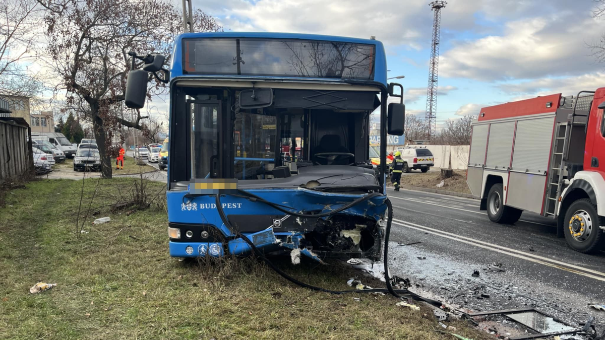 Megrázó képek jöttek a kőbányai buszbalesetről