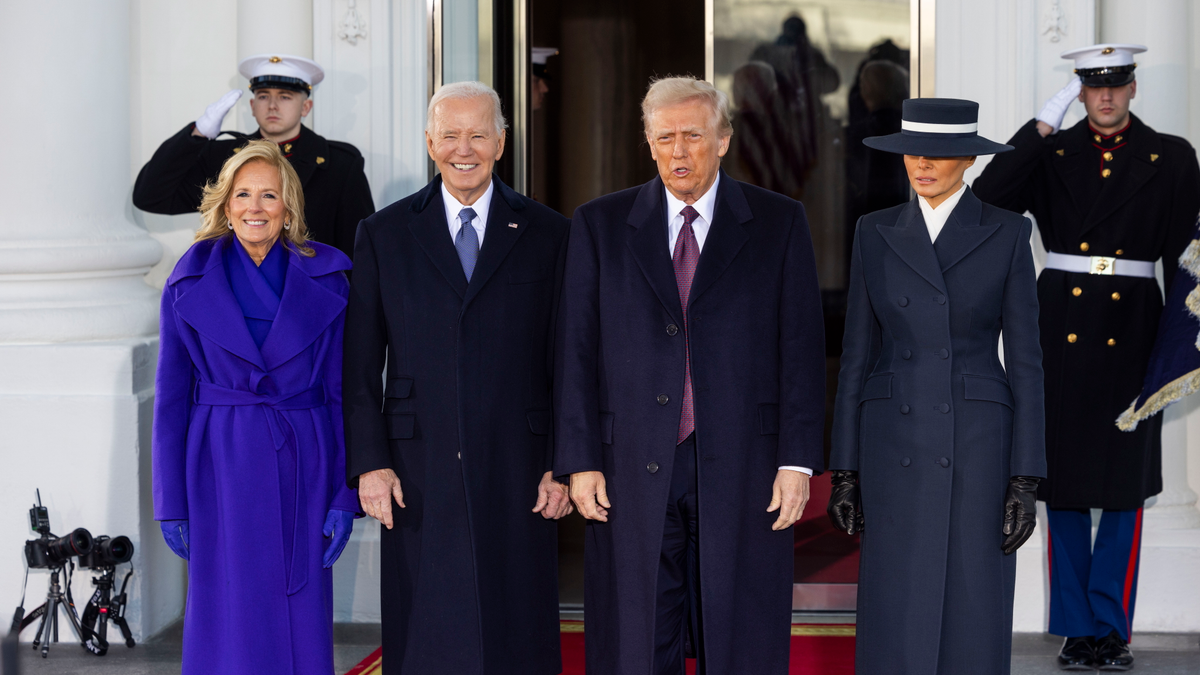 Donald Trump megérkezett a Fehér Házba, majd a Capitoliumba indult Bidennel - Videó