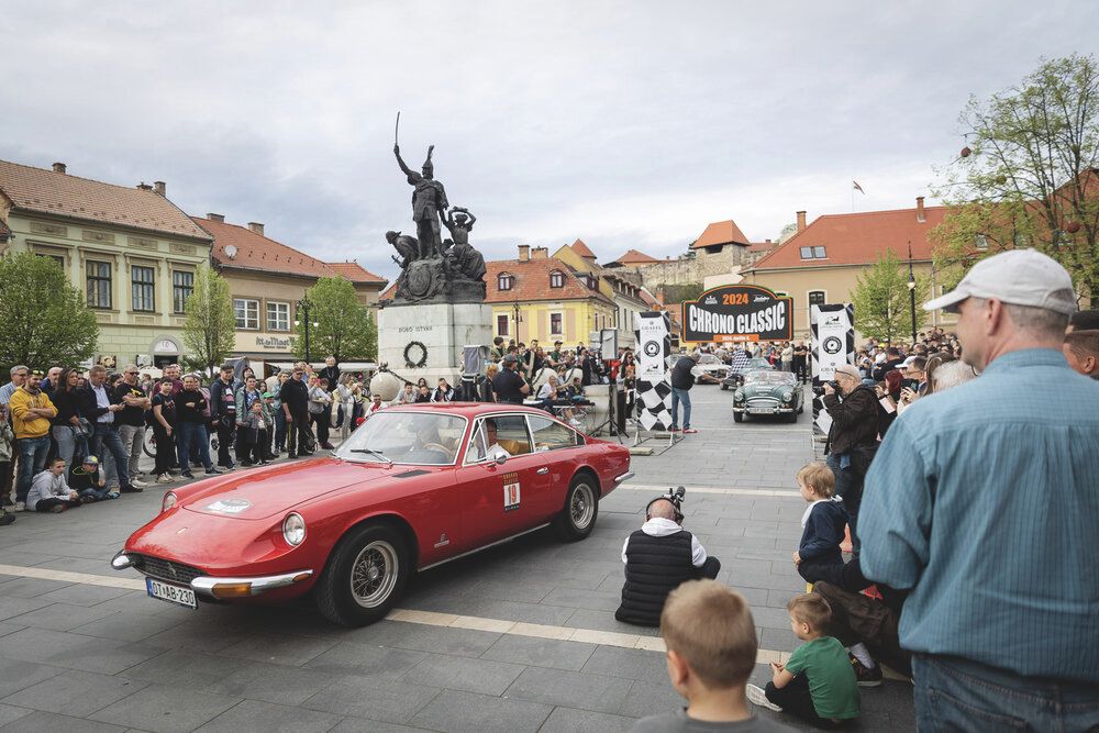 ferrari autó