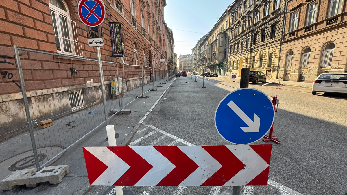 Parkolóhelyeket szüntetnek meg Józsefvárosban