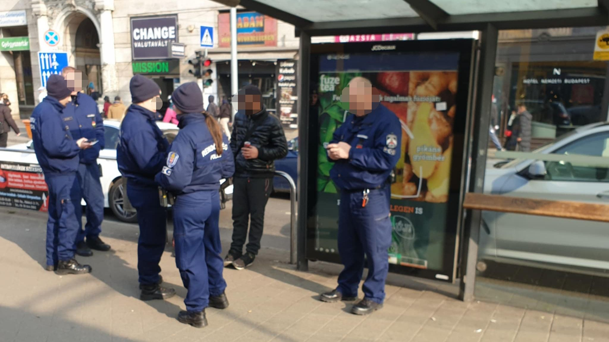 Razzia a Blaha Lujza téren