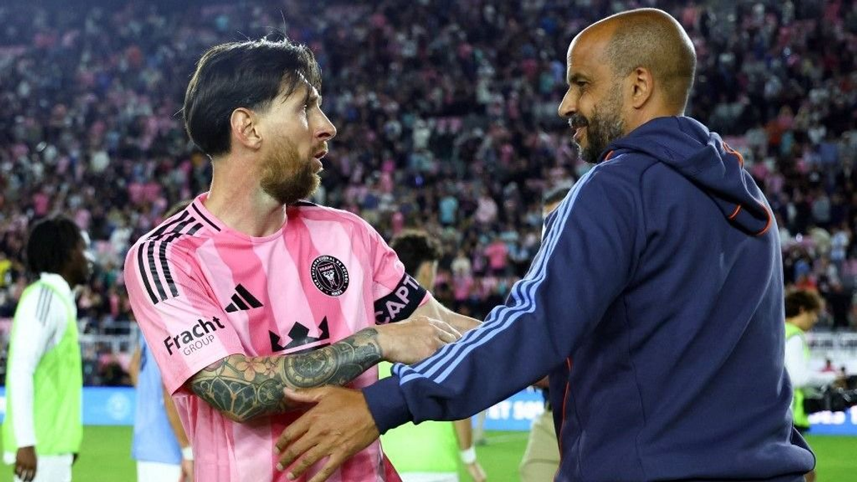 Pascal Jansen bemutatkozott, Messi szomorította
