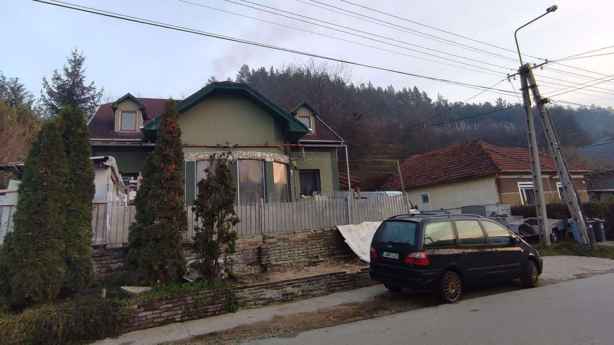 Hét gyermeknek kellett menekülnie a lángok közül