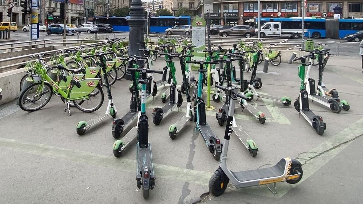 Világhírű lett egy tuningolt pesti roller