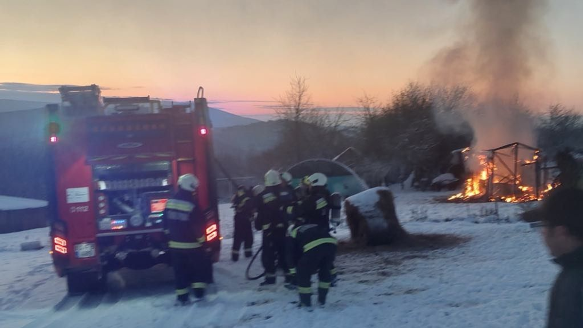 Szarvaskői tűz: újjáépítés alatt Kovácsék tanyája