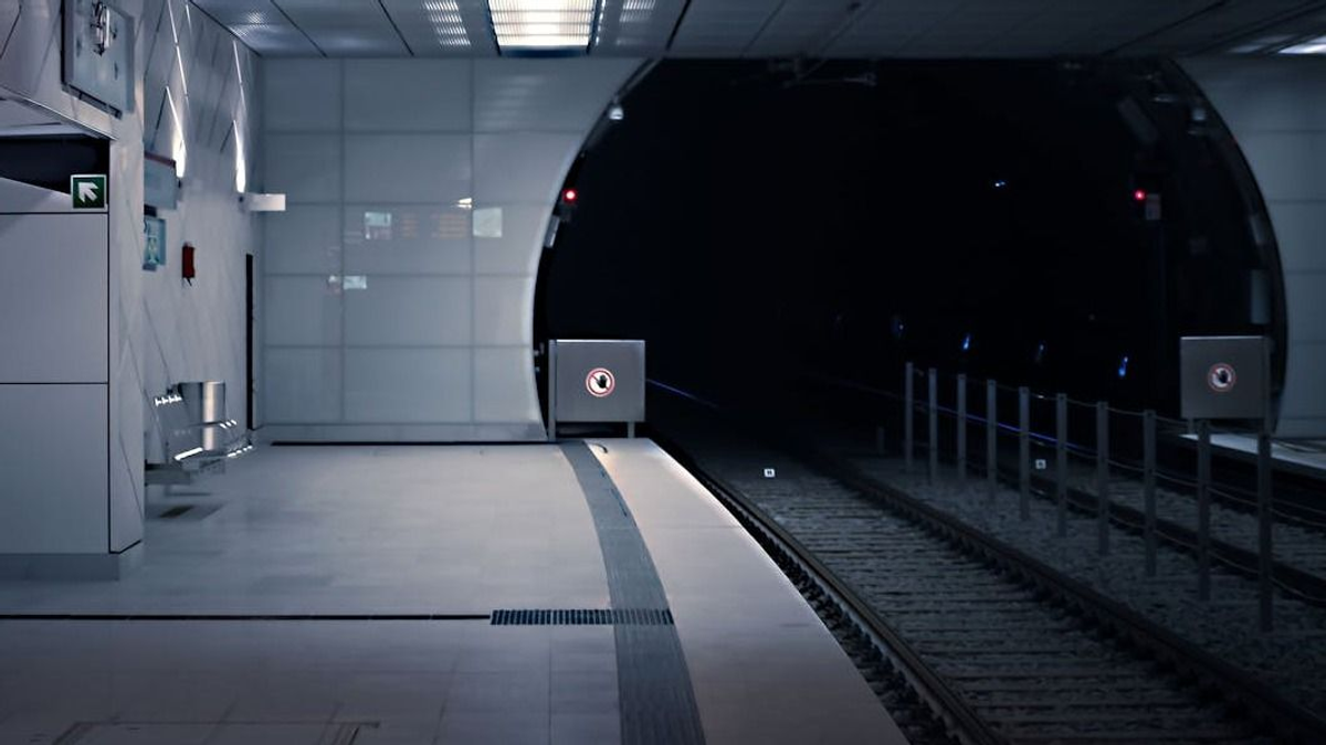Lövöldözés volt a metrónál: a fegyveresek az alagútban lehetnek