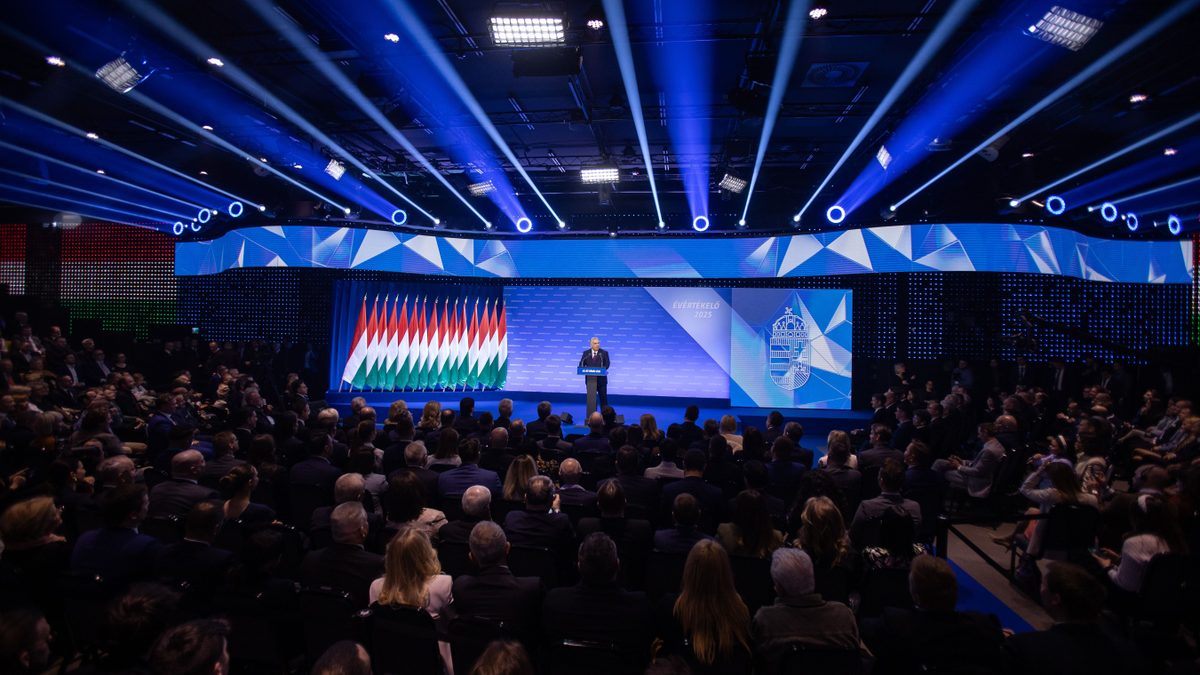 Orbán Viktor: A falu nem kísérleti terep, hanem örökség!