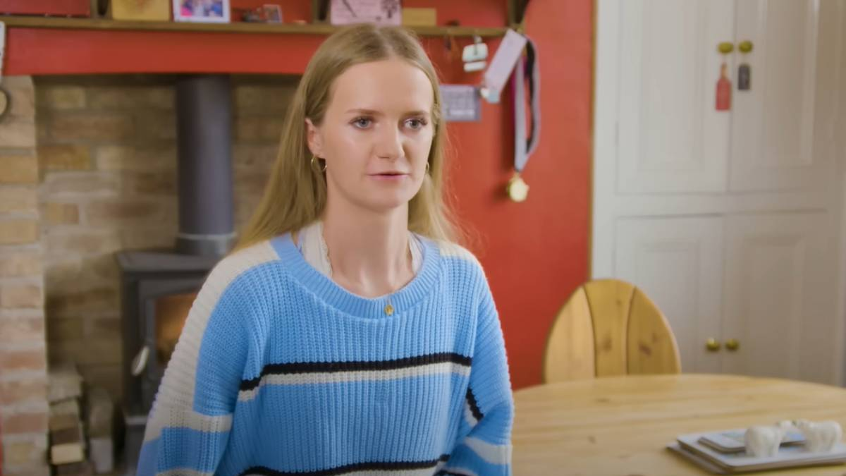 Fejfájás jelezte először a bajt: kegyetlen kór kínozza a tinilányt