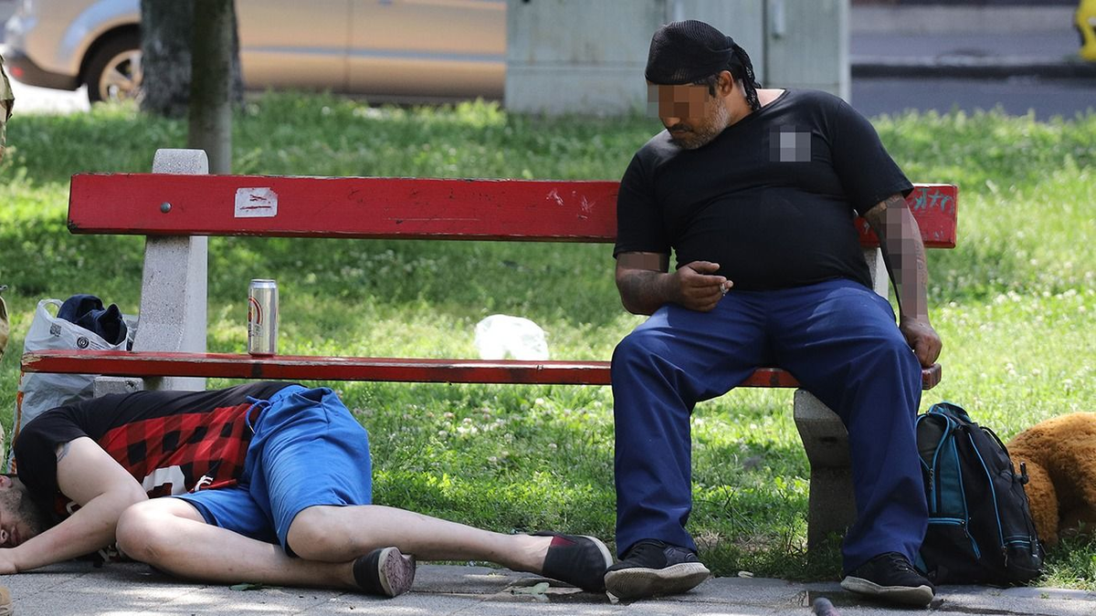 Több százezren halnak meg ezektől a szerektől, pedig árulni és fogyasztani is illegális őket