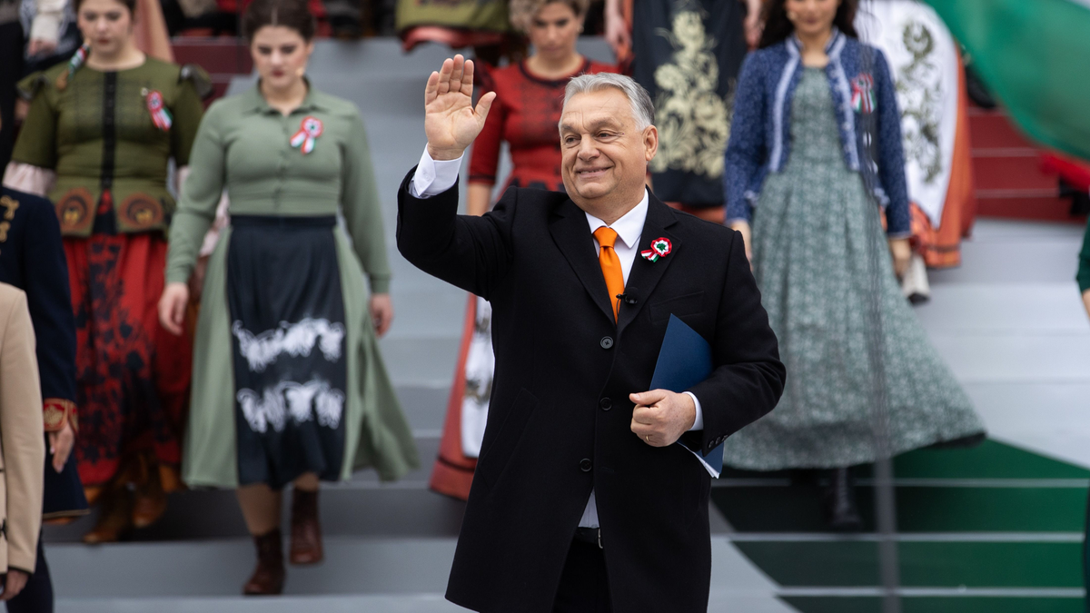 Mindenkinek kellett belőle: így néz ki Orbán Viktor Brüsszelnek szánt 12 pontja kinyomtatva