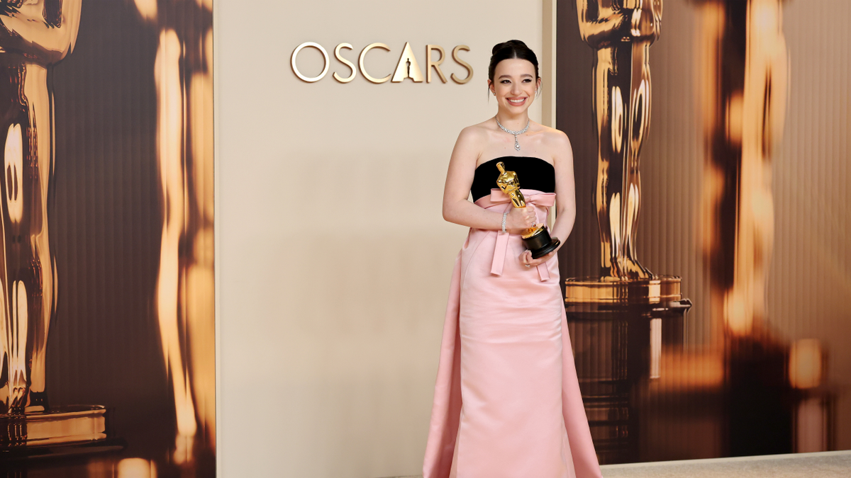 Szokatlan jelet fedeztek fel az Oscar-díjas Mikey Madison testén, íme – Fotó