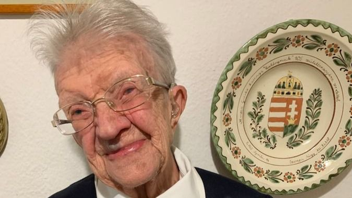 „Köszönöm, hogy ebben a zűrzavaros világban is vannak, akik gondolnak a nyugdíjasokra” – 107 éves Gondosóra-használó írt Nyitrai Zsoltnak
