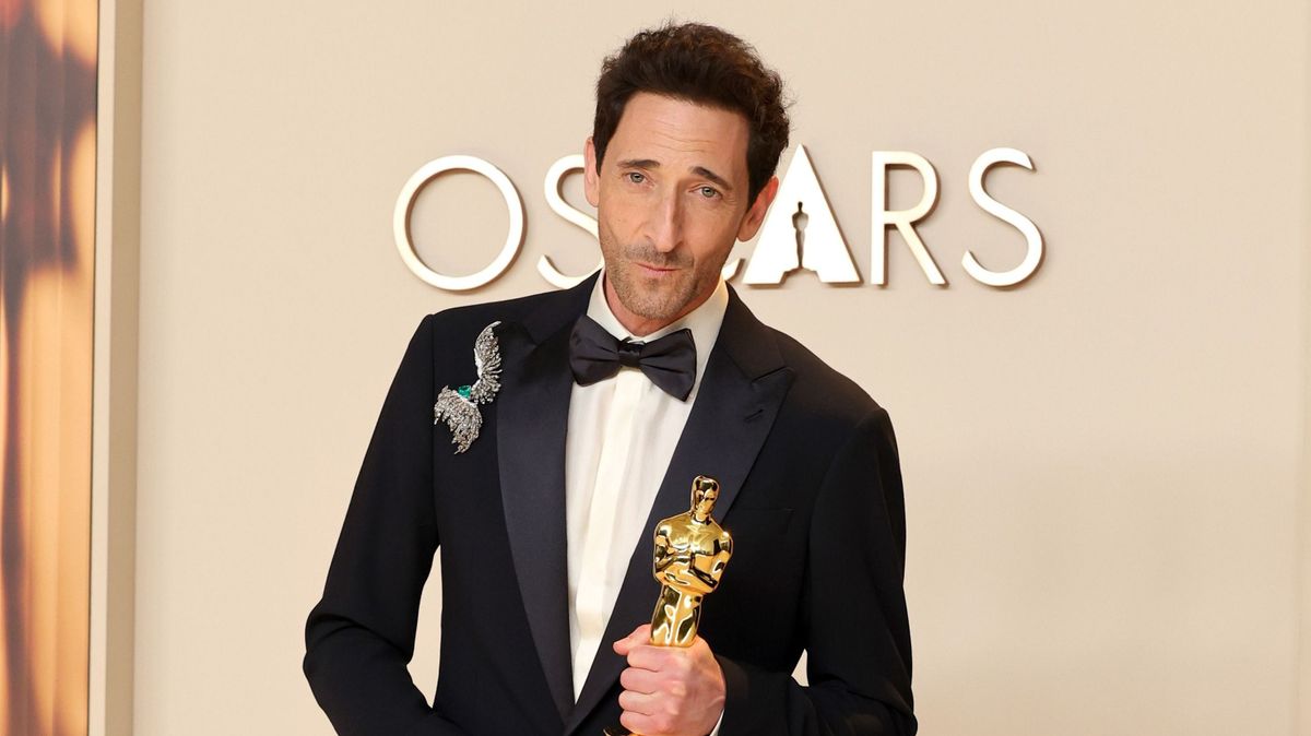 Adrien Brody mindenkit sokkolt a színpadra lépésével, de sokak még beszédjét is kritizálták. 