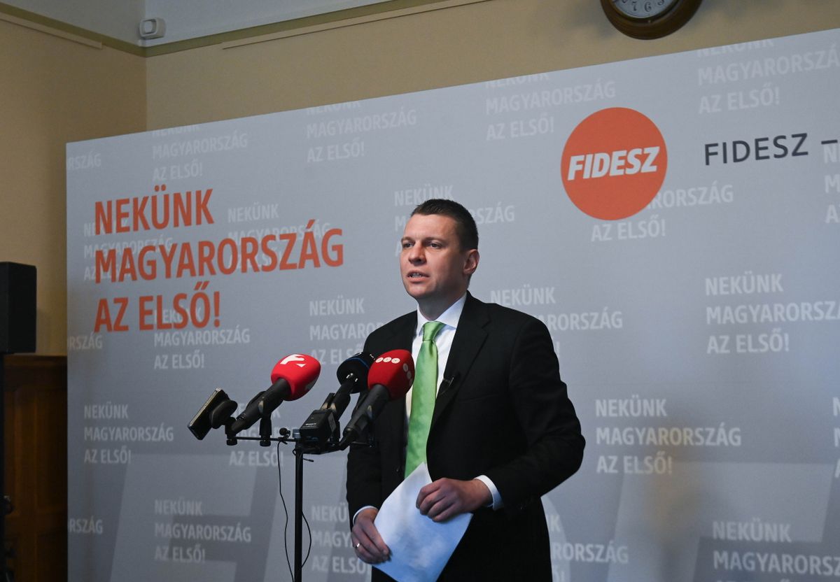 MENCZER Tamás