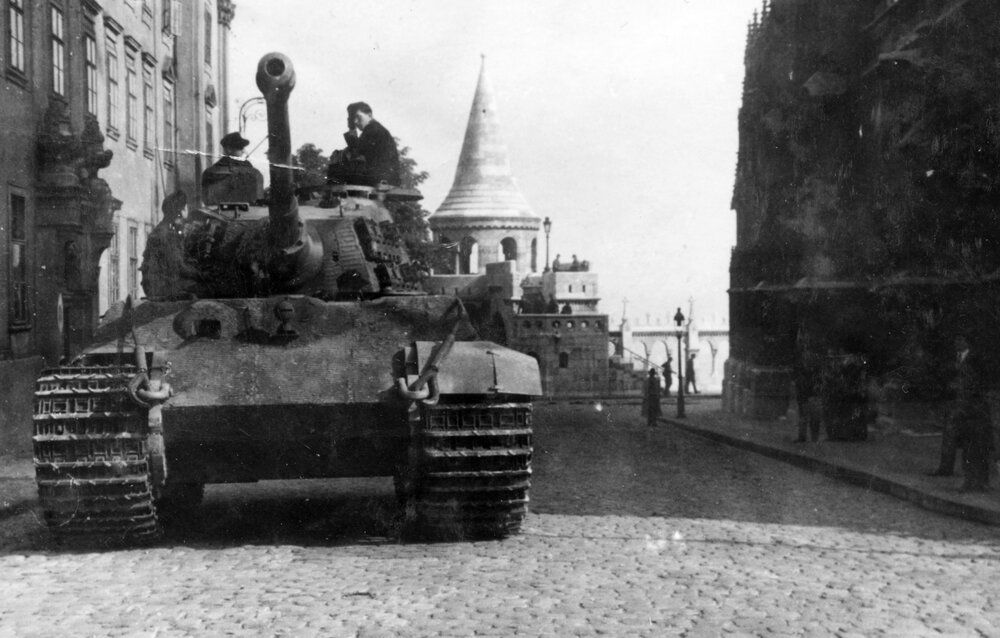 német megszállás 1944 március 19 budapest Panzerkampfwagen VI B, harckocsi tank