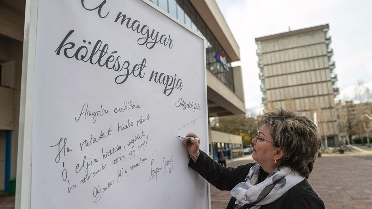 Ma van a költészet napja, egy ferencvárosi költő tiszteletére - mutatjuk, ki volt ő!