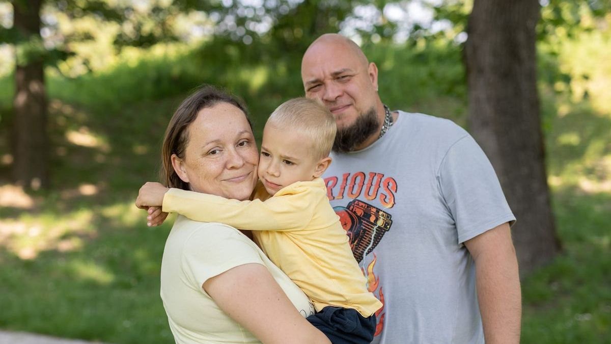 „Nem tudom, meddig lesz ennyire jó állapotban” – kegyetlen betegség miatt fut versenyt az idővel a négyéves Dominik