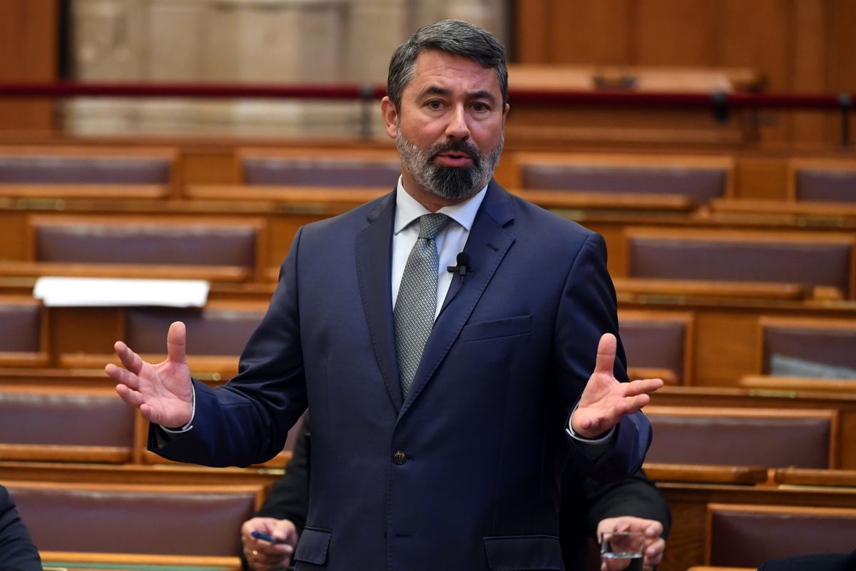 HIDVÉGHI Balázs