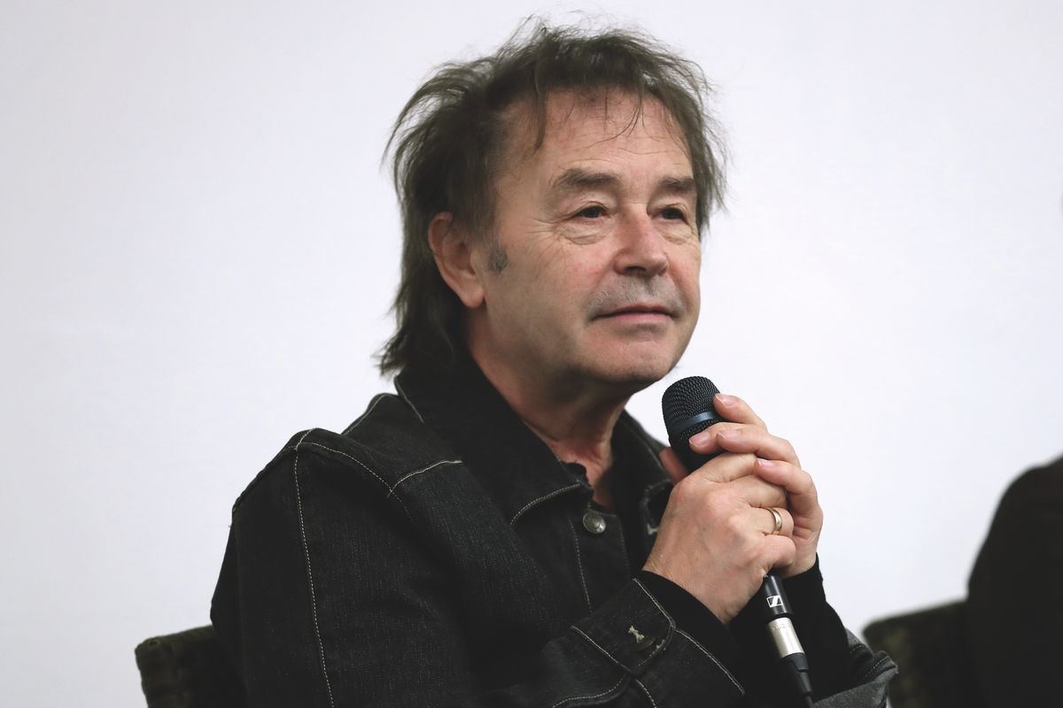 Szikora Róbert