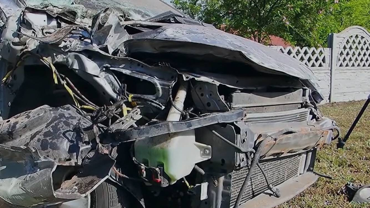 Törmelékek mindenütt: sokkot kapott a vezető, letarolt egy betonkerítést egy sofőr Kiskunfélegyházánál