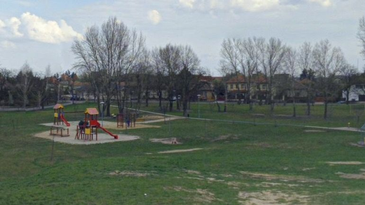 Kiborultak a szülők: ezt találták a XVIII. kerületi játszótéren