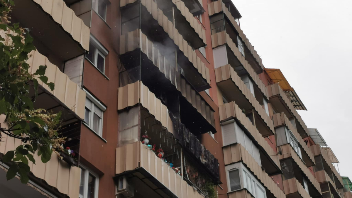 Fekete füst gomolygott a panelből: brutális tűz tombolt Újpalotán, hihetetlen, mi okozta a lángokat