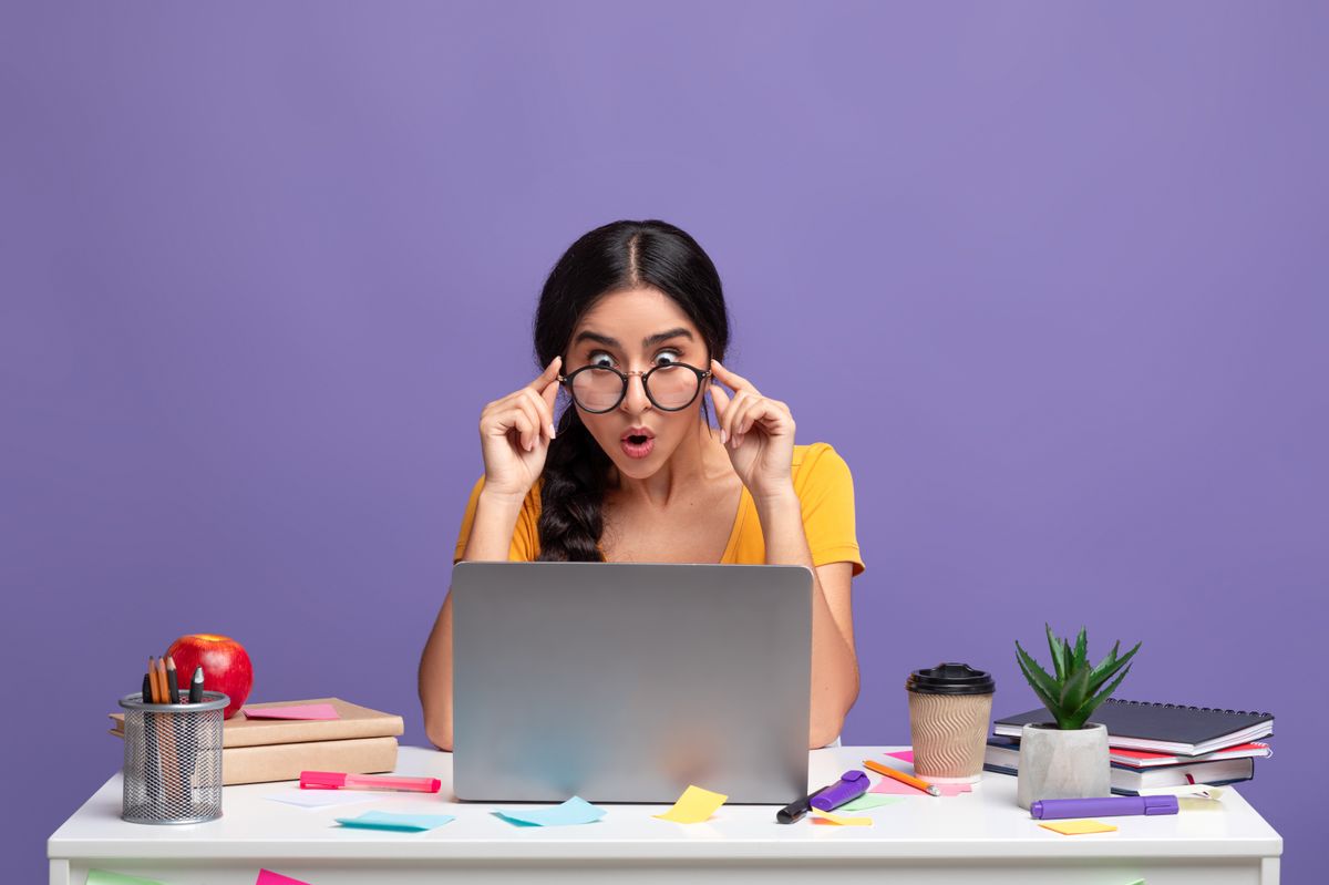 Omg,,Unbeliveable.,Portrait,Of,Surprised,Amazed,Indian,Woman,In,Eyeglasses