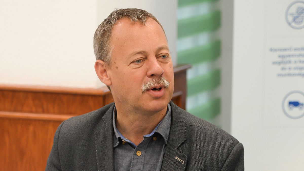 Mohosz sajtáj Nyitrai Zsolt Révész Máriusz