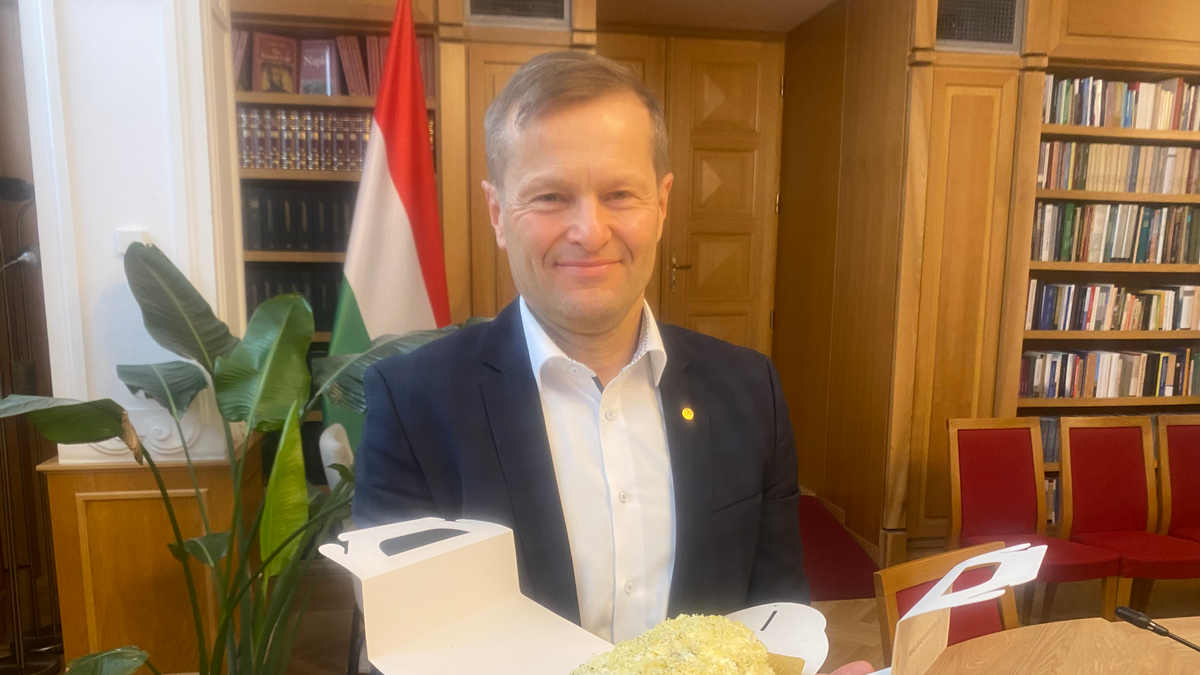 Krausz Ferenc: "Ez csoda!" - A mákrolád citrommal, liszt nélkül a Nobel-díjasnak is bejött - Videó