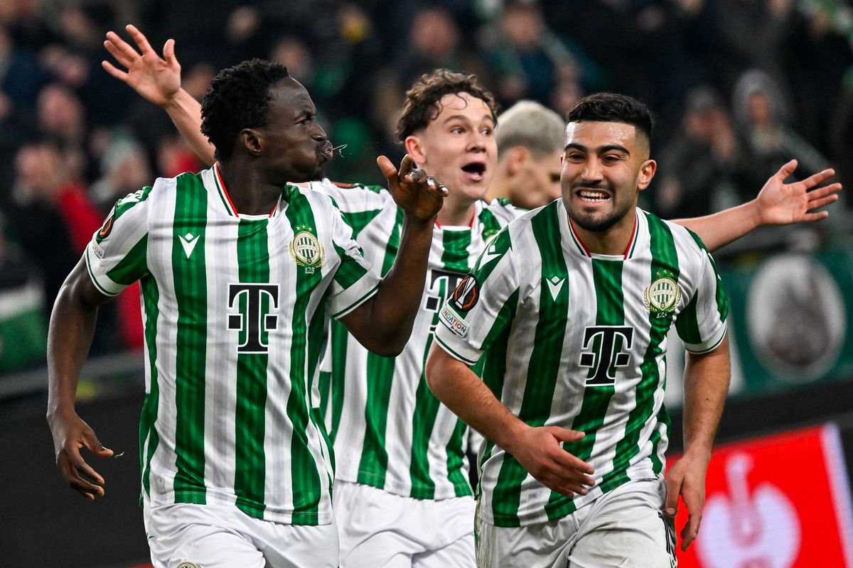 Adama Traoré (balra), az FTC játékosa hatalmas gólt szerzett az AZ Alkmaar ellen