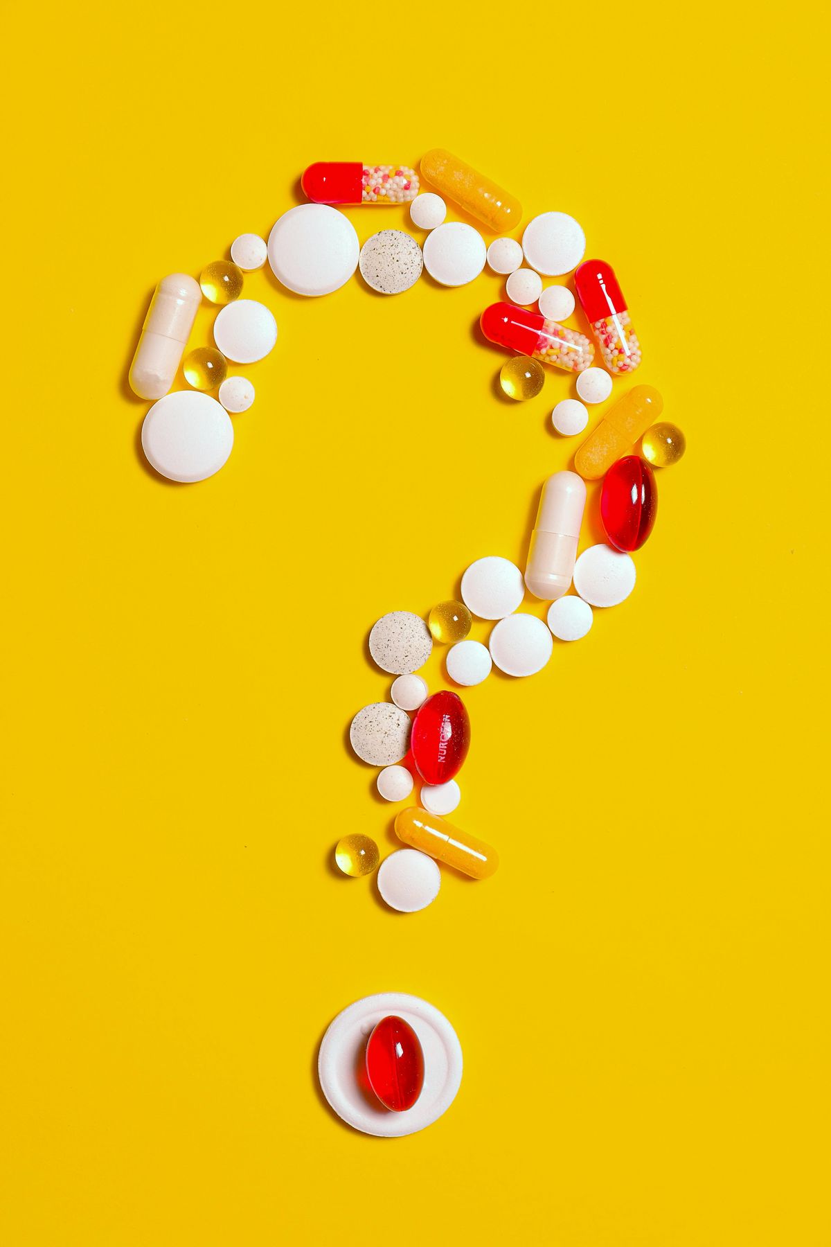 alt=Mennyi az annyi? A szakértők szerint fontos mértéket tartani a vitaminok napi fogyasztása során is