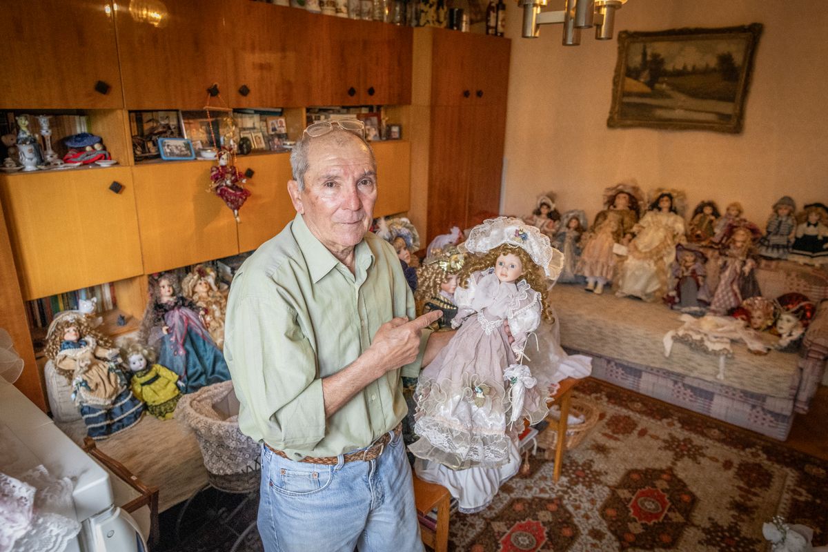 porcelánbaba