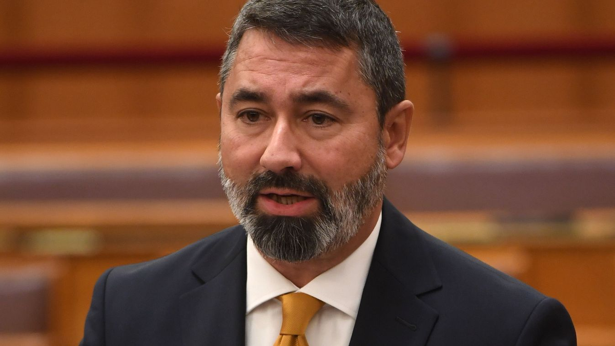 Hidvéghi Balázs: „Nem hagyjuk, hogy külföldi, vagy a külföldi érdekeket képviselő itthoni erők megakadályozzák, hogy a magyarok véleményt mondjanak a saját jövőjükről!”