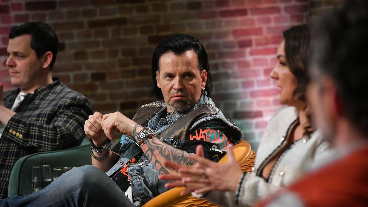 A Kincsvadászok sem tudtak szó nélkül elmenni a dohos bútor mellett