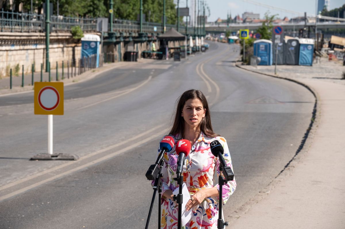 SZENTKIRÁLYI Alexandra