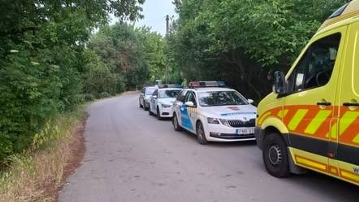 Lábához kötözött kutyával fenyegetőzött az agresszív fantom Dányban – drámai fotók