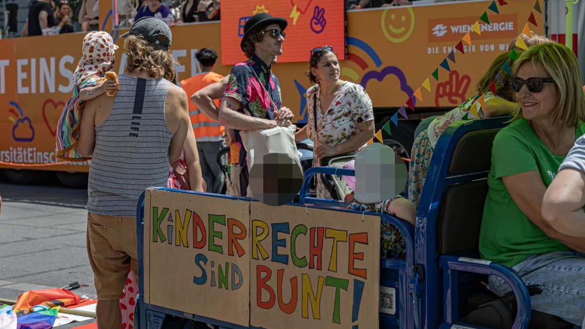 Hallgat a Tisza Párt a Pride-ról – Karácsony közben parádéra költ a csőd szélén