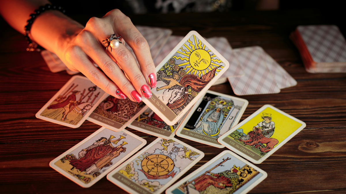 A tarot nem hazudik: három csillagjegynek meg kell állni egy pillanatra, hogy továbbléphessen