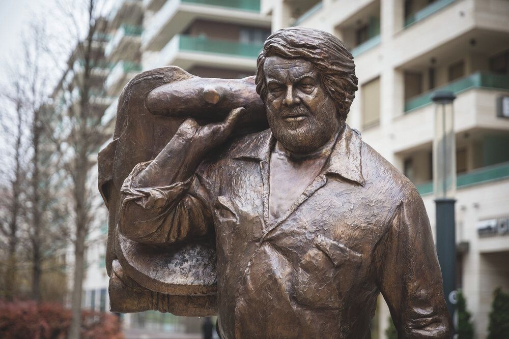 Tasnádi Szandra és Bud Spencer szobra (2 of 11) Carlo Pedersoli, a nagy pofonosztó,