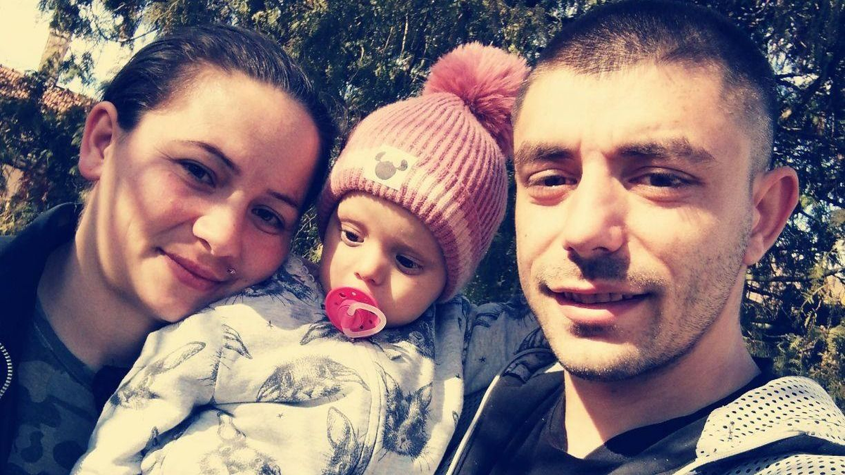 Költséges terápia mentheti meg a daganatos Jázmin életét: "Csak az emberek jóindulatában bízhatunk"