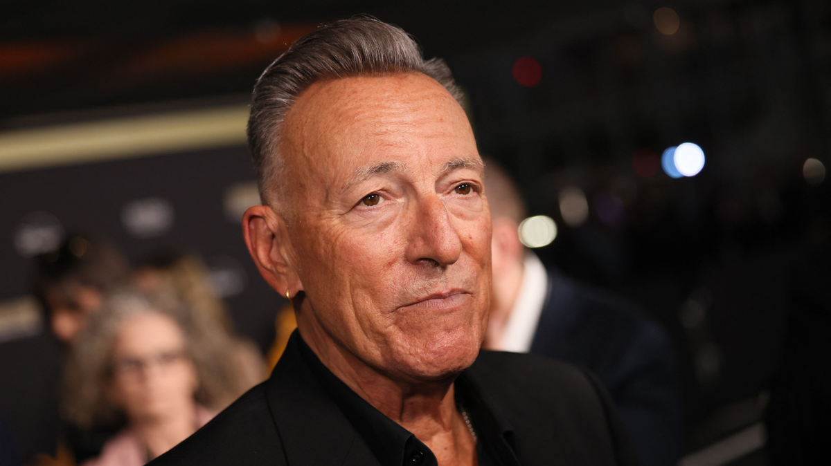 Teljes döbbenet: Bruce Springsteen kiakadt, elzavarta az esőben várakozó rajongókat