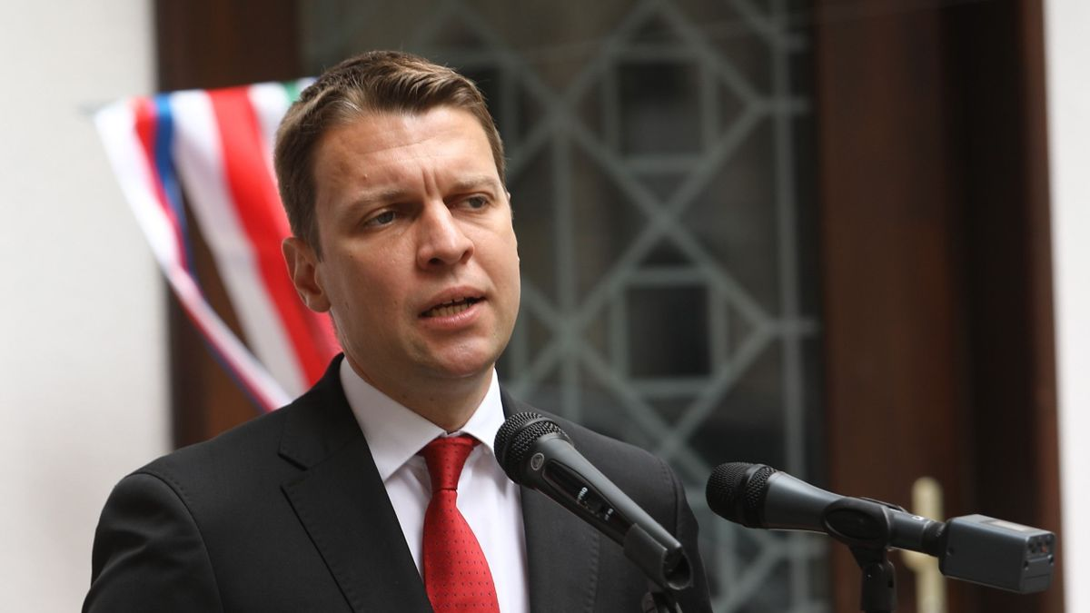 Menczer Tamás: Brüsszelben le kell venni az asztalról az orosz energiahordozók tilalmára vonatkozó javaslatot