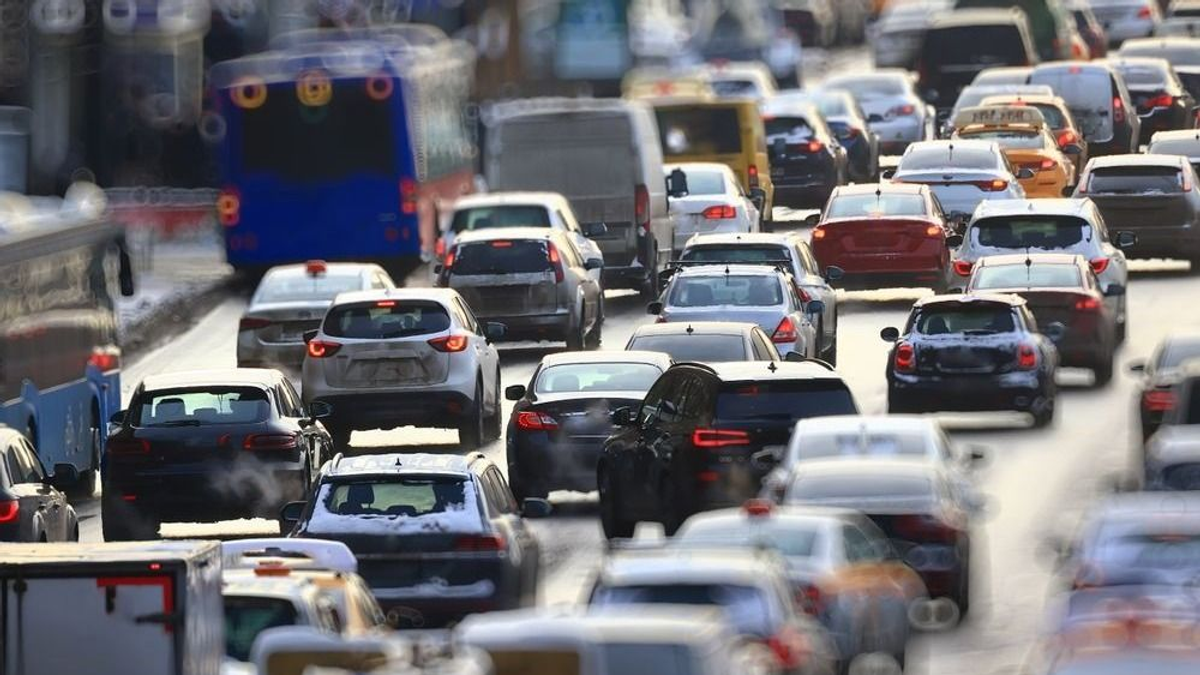 Megbénult a reggeli csúcs – káosz a fővárosba vezető utakon!