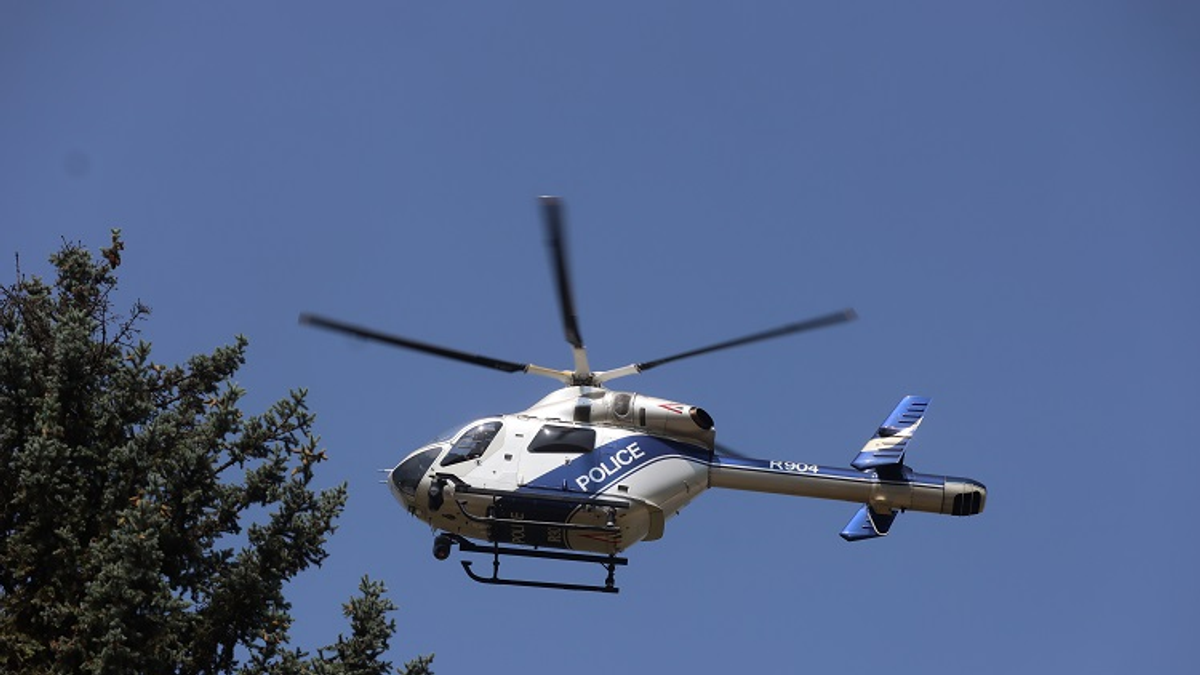 Rendőrségi helikopter körözött az M1-es autópálya felett, itt vannak a részletek