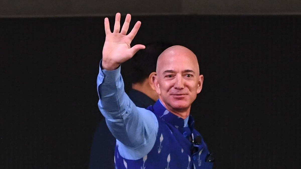 Át kellett helyezni Jeff Bezos esküvőjét a helyiek fenyegetése miatt