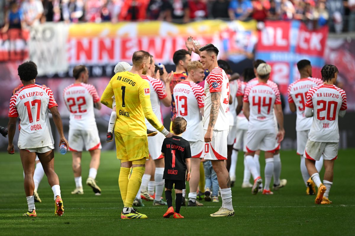 Gulácsi volt a Lipcse legjobbja, de Sesko (jobbra) házi gólkirályként kelendőbb