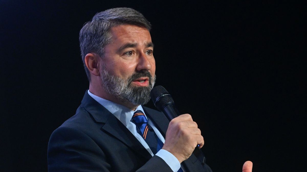 HIDVÉGHI Balázs